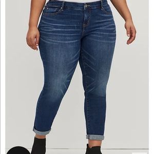 BOYFRIEND STRAIGHT JEAN - VINTAGE STRETCH MEDIUM WASH